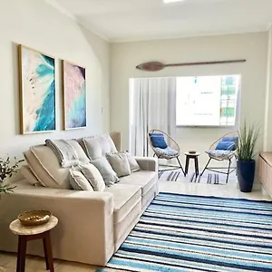  Apartamento Pé Na Areia. Recém Reformado. No Pedaço De Balneário.